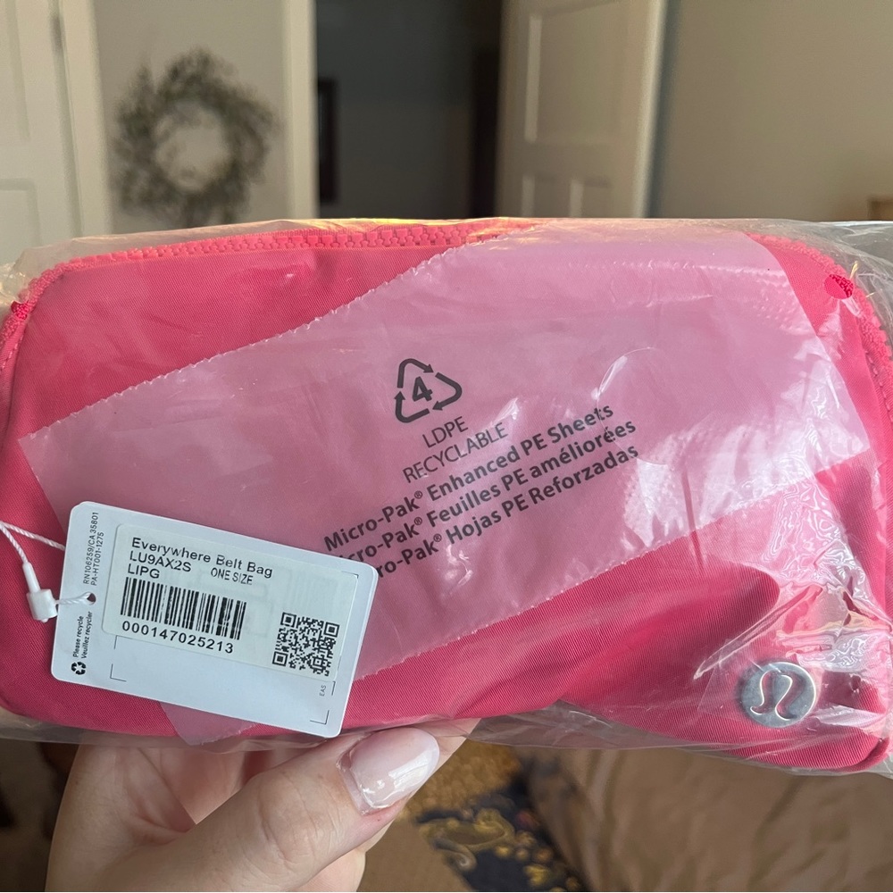 Lululemon Belt Bag sonic pink
